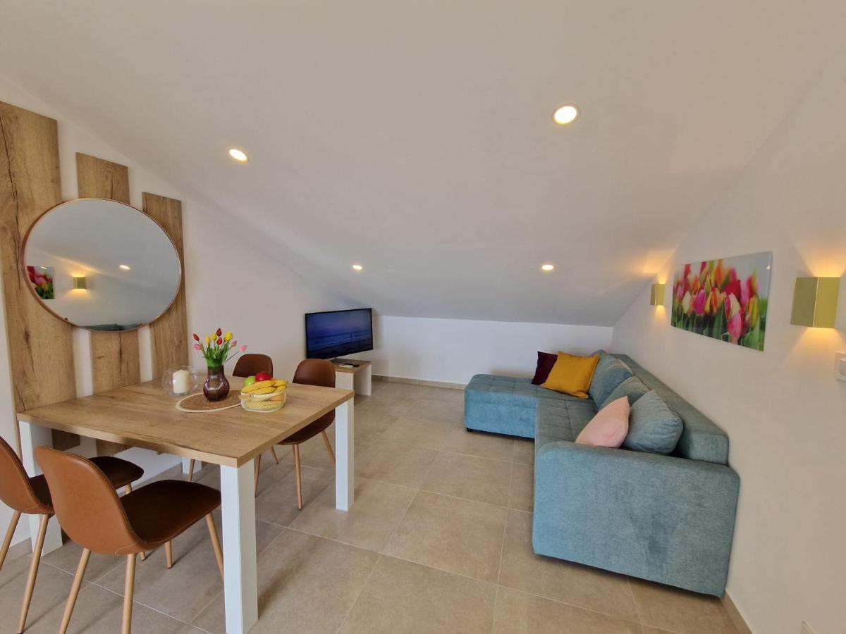 Haus Mit Meerblick Lopar Luaran gambar